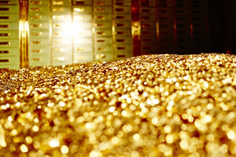 Gold prices decline