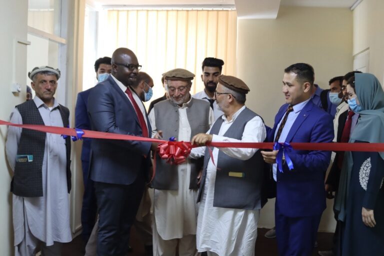 Sithole opens a Gemmological Laboratory & Lapidary Centre in Afghanistan
