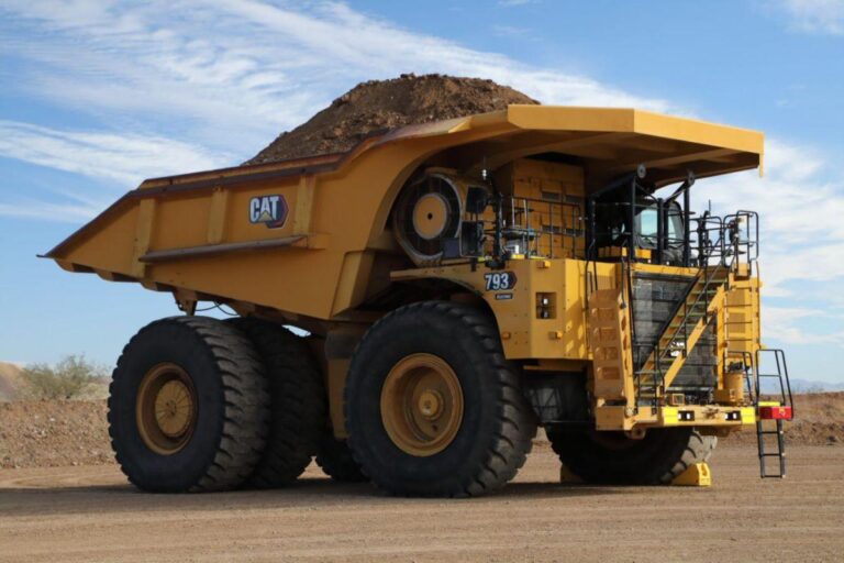 Cat electrifies the 793 dump truck
