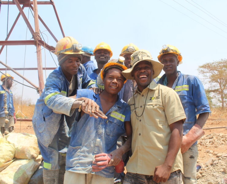 Small scale miners in Zimbabwe